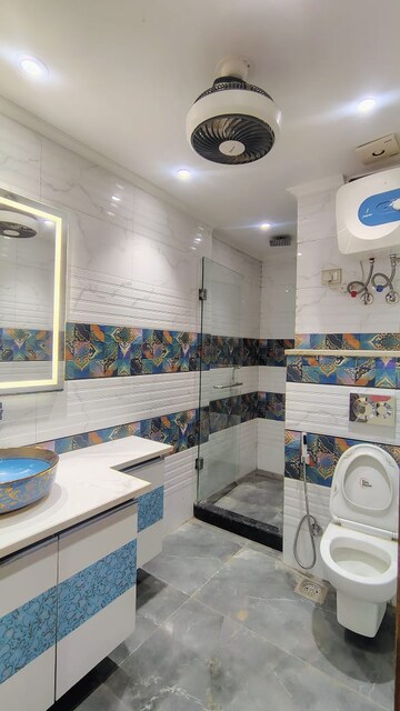 Team Area in 3 BHK Builder Floor at DLF Atria, Dlf Phase ii – for Rent