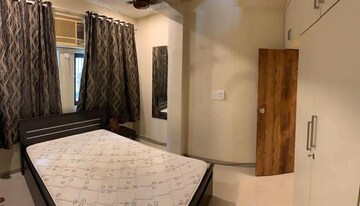 Bedroom in 2 BHK Apartment at Andheri West – for Rent