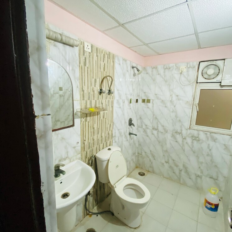 Bathroom, gardenia-golf-city 3 Bedroom 1285 Sq.Ft. Apartment In Noida Central Noida 9145899