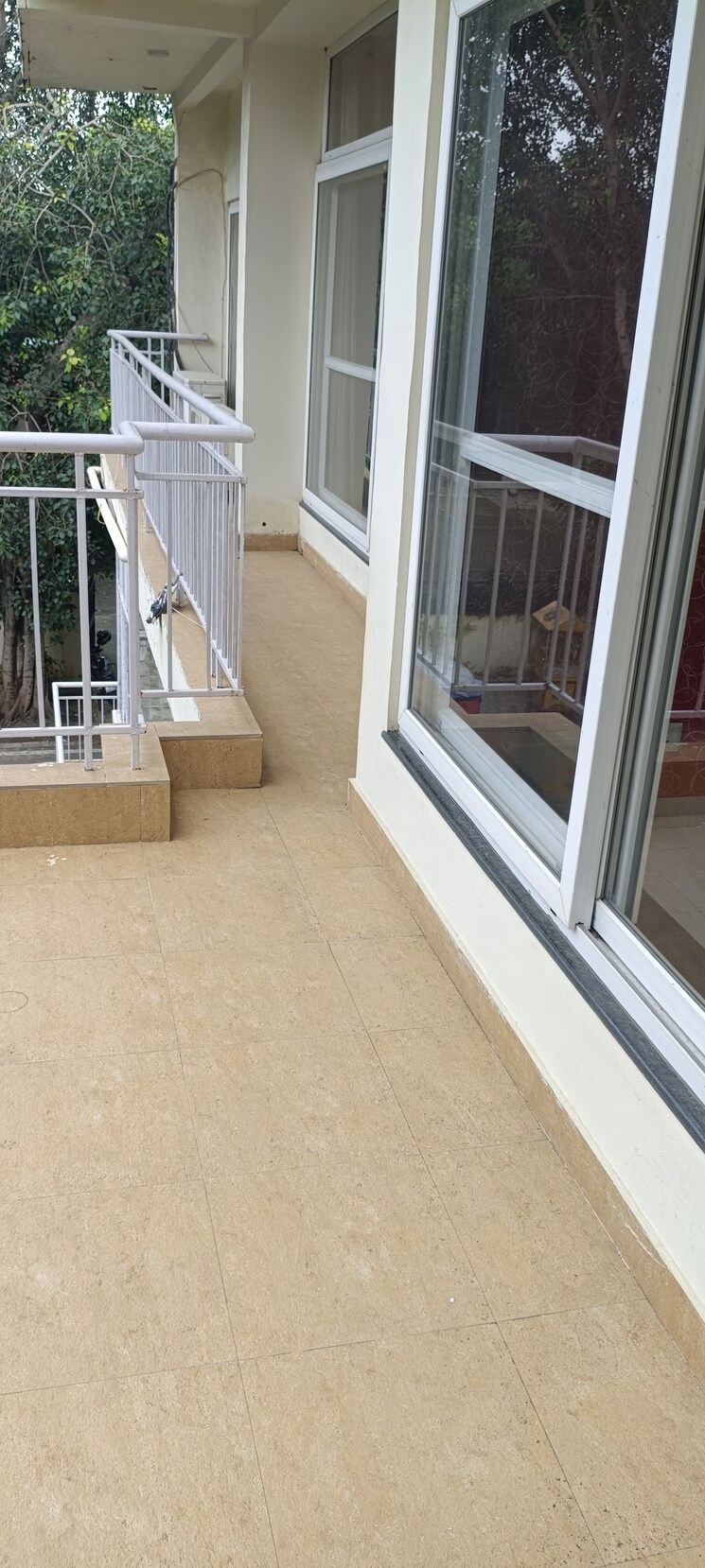 Balcony, vasant kunj 3 Bedroom 2000 Sq.Ft. Apartment In Vasant Kunj Delhi 9146041