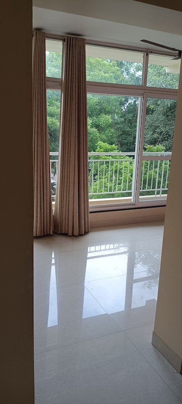 Room in 3 BHK Apartment at Vasant Kunj – for Rent