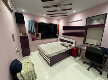 Team Area in 1 BHK Apartment at Andheri West – for Rent