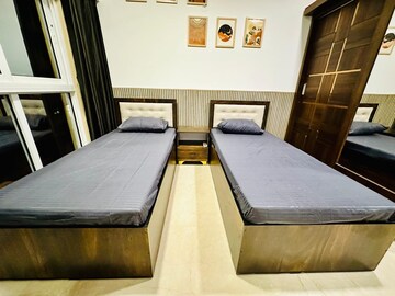 Bedroom in 2 BHK Apartment at Platinum Life, Andheri West – for Rent