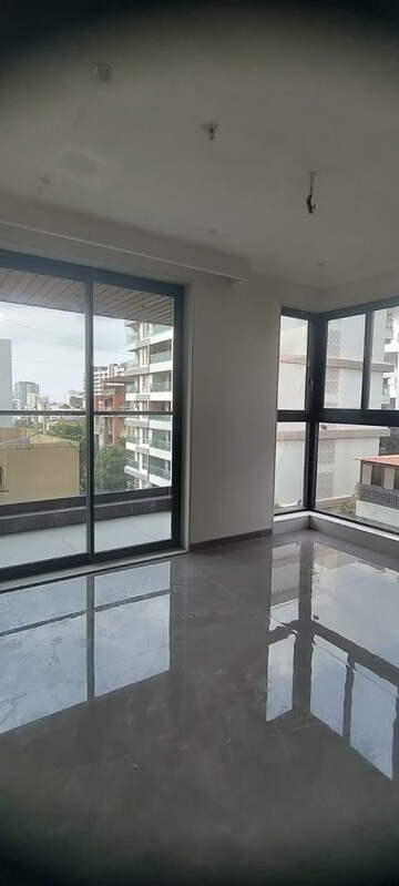 Room in 4 BHK Apartment at Park Grandeur, Baner – for Rent