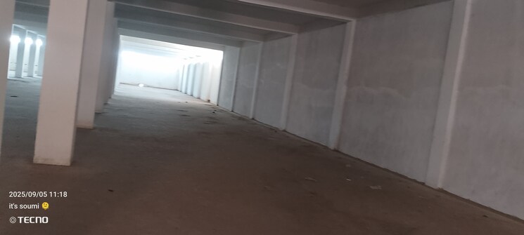 Room, sinchi-tower Commercial Warehouse 30000 Sq.Ft. In Sodepur Kolkata 9146122