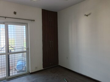 Room in 3 BHK Apartment at BPTP Park Elite Floor II, Sector 75 – for Sale