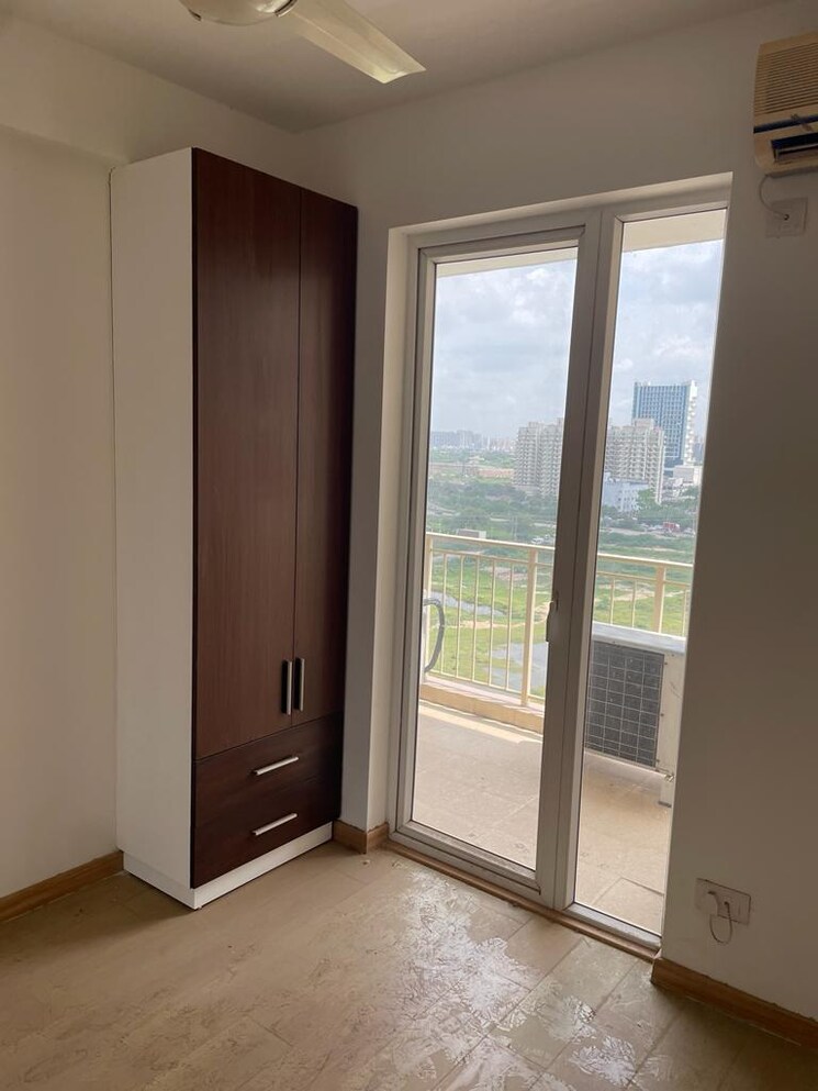 Room, emaar-gurgaon-greens 4 Bedroom 3200 Sq.Ft. Penthouse In Sector 102 Gurgaon 9146146