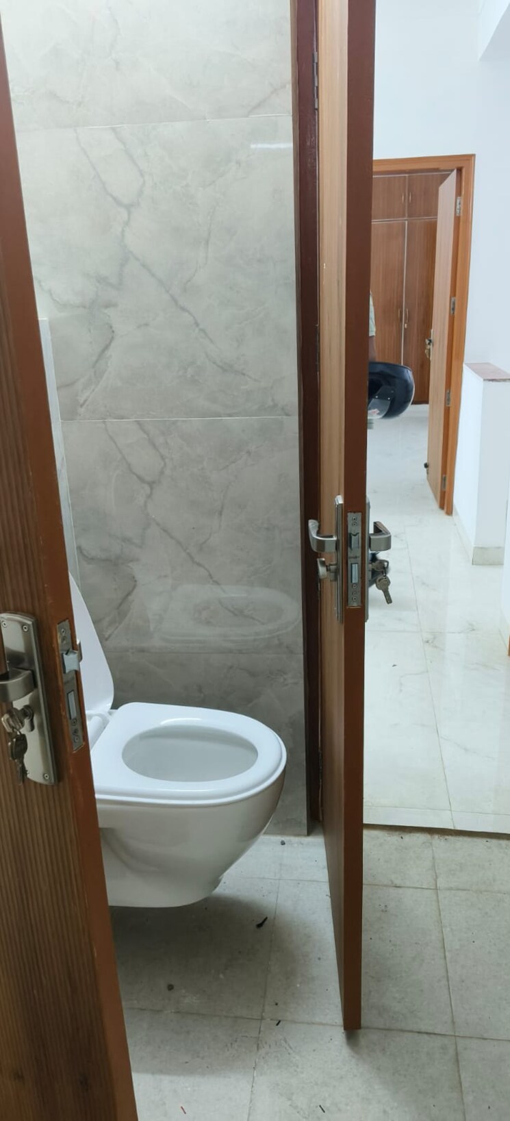 Bathroom, sector 5 dwarka 3 Bedroom 1400 Sq.Ft. Apartment In Sector 5 Dwarka Delhi 9146188
