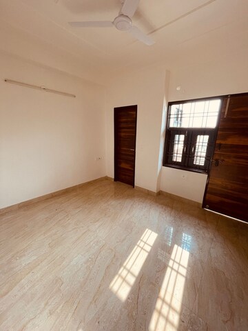 Furnished Amenities in 2 BHK Builder Floor at Sector 43 – for Rent