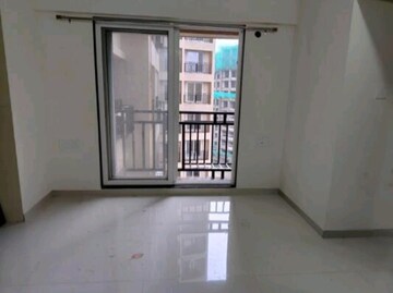 Room in 1.5 BHK Apartment at Rosa Gardenia, Ghodbunder Road – for Rent