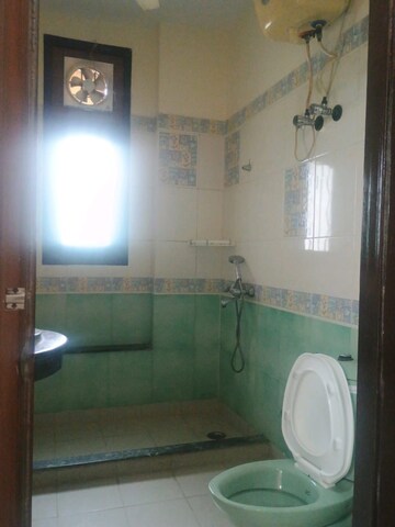 Bathroom in 3 BHK Villa at Green Woods Phase 1, Omega I Greater Noida – for Rent