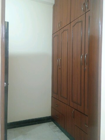 Room in 3 BHK Villa at Green Woods Phase 1, Omega I Greater Noida – for Rent