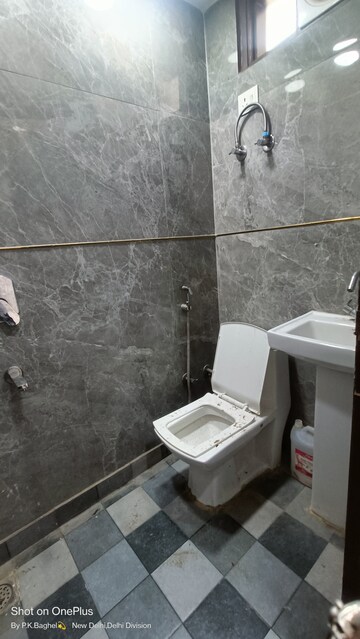 Attached Bathroom in 2 BHK Builder Floor at Govindpuri – for Rent