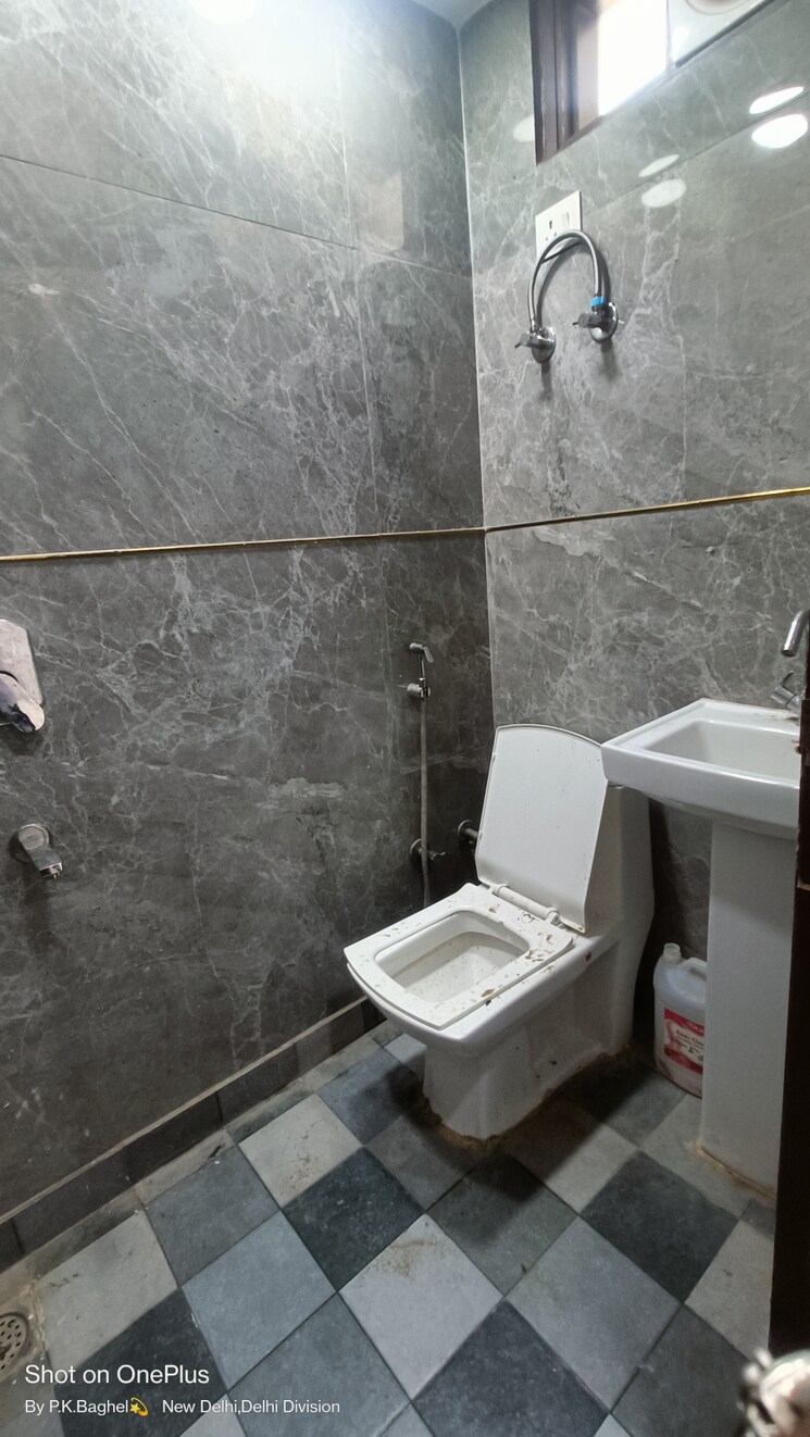 Attached Bathroom, govindpuri 2 Bedroom 560 Sq.Ft. Builder Floor In Govindpuri Delhi 9146384