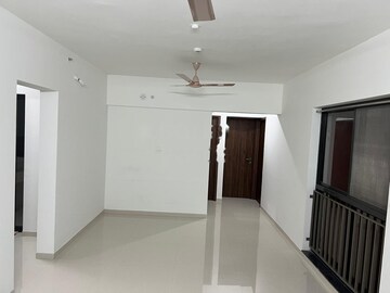 Room in 2 BHK Apartment at Shapoorji Pallonji Sensorium, Hinjewadi – for Rent