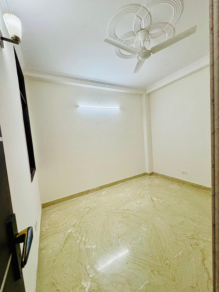 Room, govindpuri 3 Bedroom 950 Sq.Ft. Builder Floor In Govindpuri Delhi 9146452