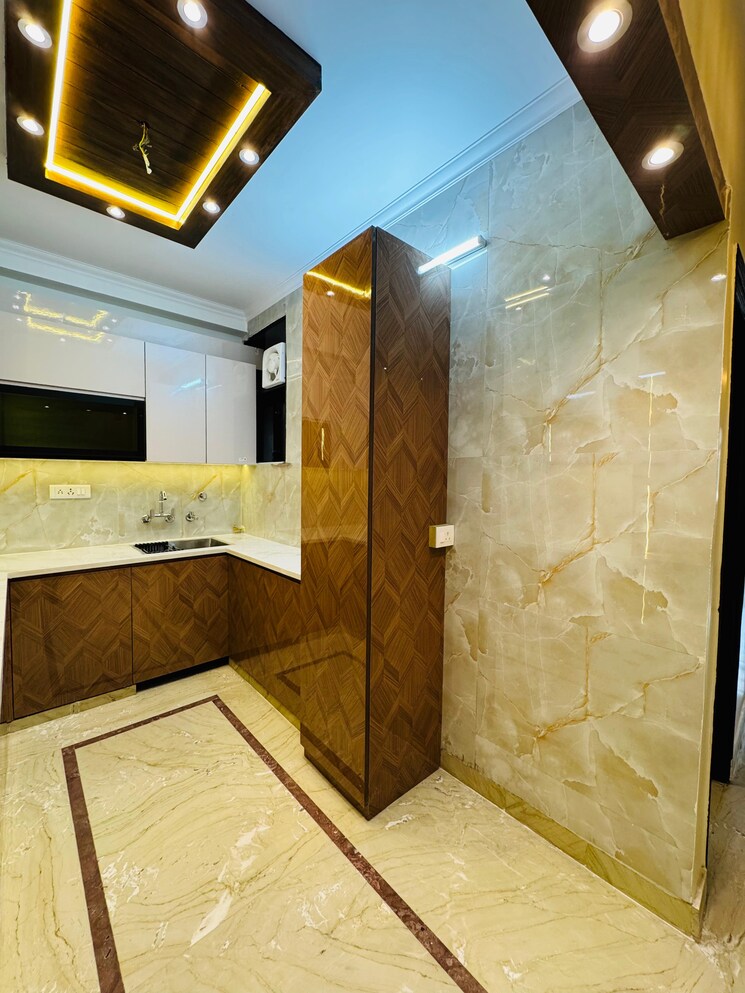 Kitchen, govindpuri 3 Bedroom 950 Sq.Ft. Builder Floor In Govindpuri Delhi 9146452