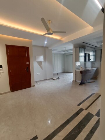 Room in 3 BHK Builder Floor at Sushant Lok 2, Sector 57 – for Rent