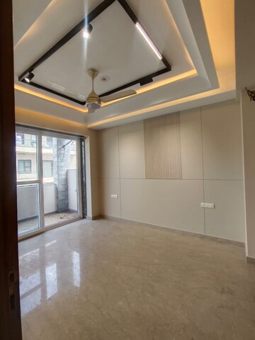 Room in 3 BHK Builder Floor at Sushant Lok 2, Sector 57 – for Rent