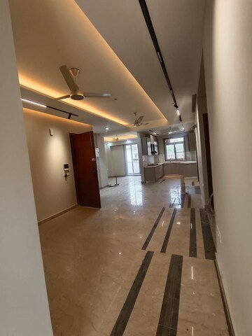 Building Lobby in 3 BHK Builder Floor at Sushant Lok 2, Sector 57 – for Rent
