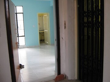 Room in 2 BHK Apartment at Sector V – for Rent