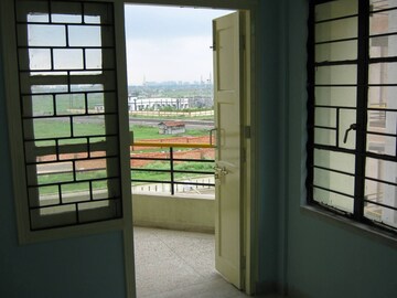 Room in 2 BHK Apartment at Sector V – for Rent