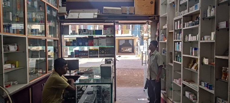  Parking, diamond park Commercial Shop 180 Sq.Ft. In Diamond Park Kolkata 9146703