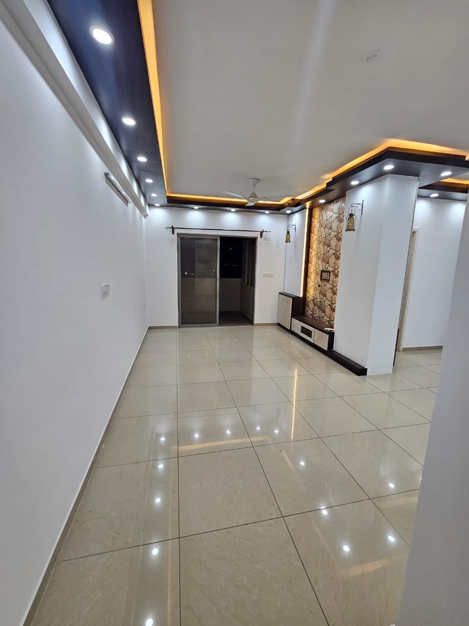 3 BHK Apartment For Rent in Goyal Orchid Piccadilly