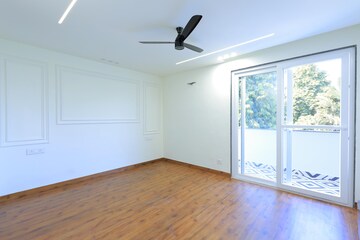 Room in 3 BHK Builder Floor at Lajpat Nagar ii – for Sale