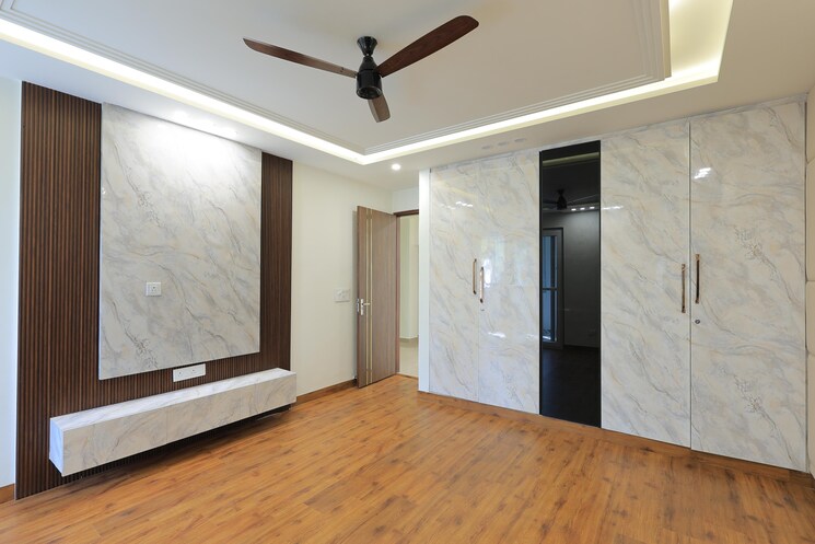Room, lajpat nagar ii 3 Bedroom 200 Sq.Yd. Builder Floor In Lajpat Nagar ii Delhi 9146735