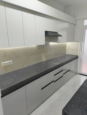 Kitchen in 2.5 BHK Builder Floor at M3M Soulitude, Sector 89 – for Sale