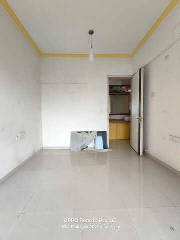 Room in 3 BHK Apartment at Ashar Residency, Pokhran Road No Two – for Rent