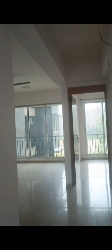Room in 2 BHK Apartment at Hiraco Eminence, Mira Road – for Rent