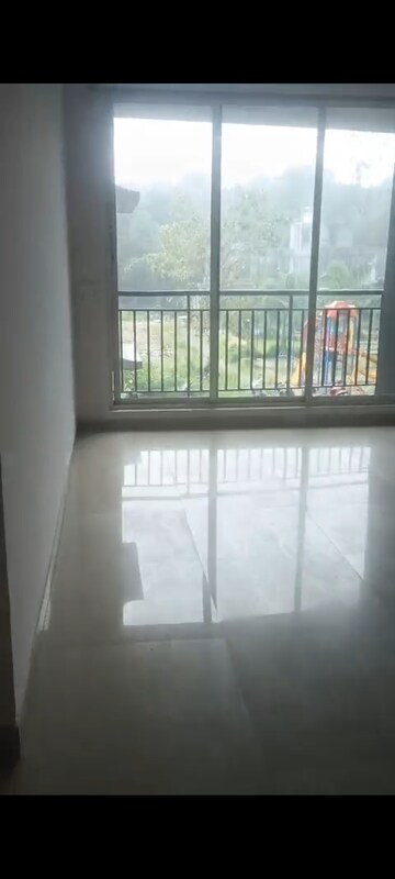Room in 2 BHK Apartment at Hiraco Eminence, Mira Road – for Rent