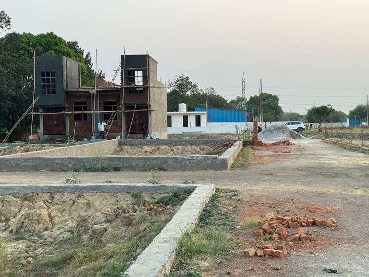 Exterior View, madhuvan-vihar  70 Sq.Yd. Plot In Kulesara Greater Noida 9146976