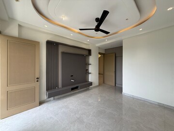 Room in 4 BHK Builder Floor at Green Fields Colony – for Sale