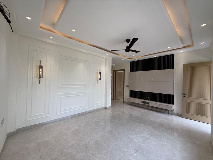 Room, green fields colony 4 Bedroom 2250 Sq.Ft. Builder Floor In Green Fields Colony Faridabad 9146928