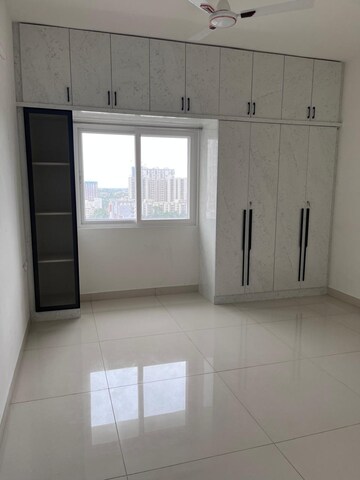 Room in 3.5 BHK Apartment at Prestige Tranquil, Kokapet – for Rent