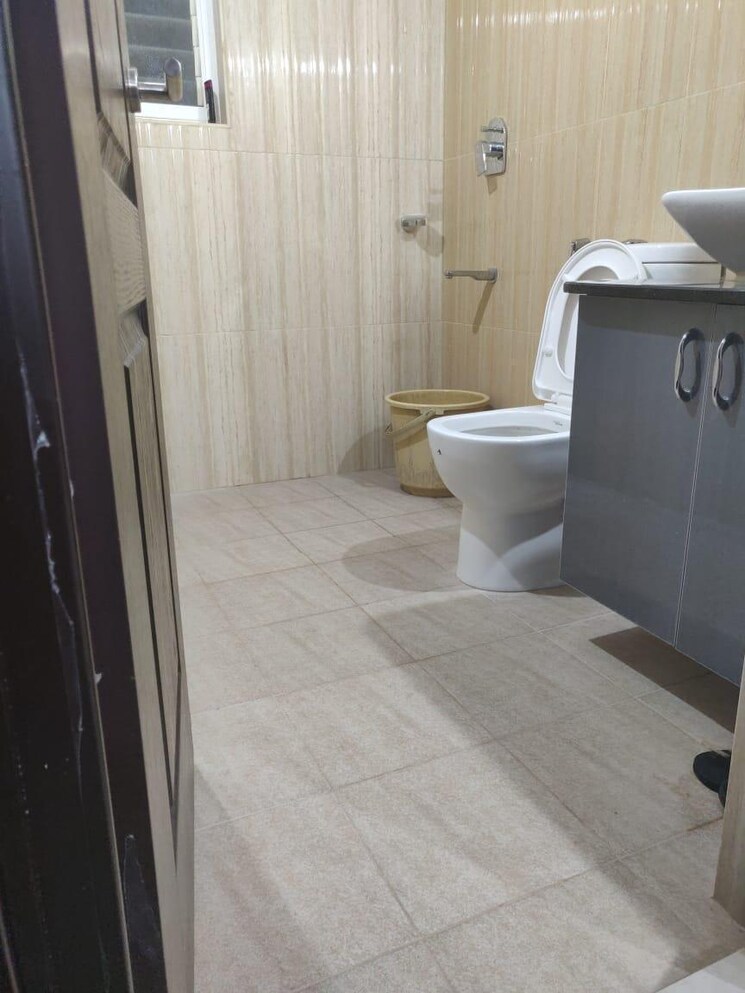 Bathroom, shriram-luxor 3 Bedroom 1450 Sq.Ft. Apartment In Hennur Road Bangalore 9147008