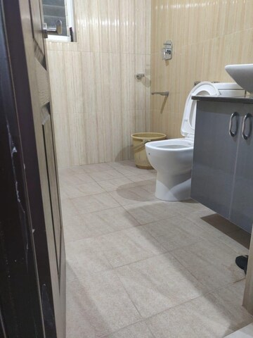 Bathroom in 3 BHK Apartment at Shriram Luxor, Hennur Road – for Rent