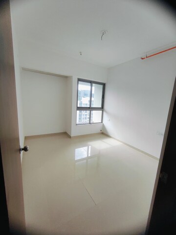 2 BHK Apartment For Rent in Kalpataru Immensa, Kolshet Road