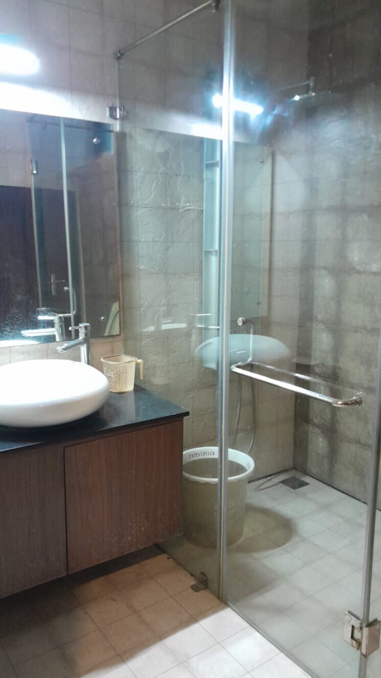 Bathroom, rwa-khizrabad-vikas-samiti 4 Bedroom 2500 Sq.Ft. Apartment In New Friends Colony Delhi 9147054