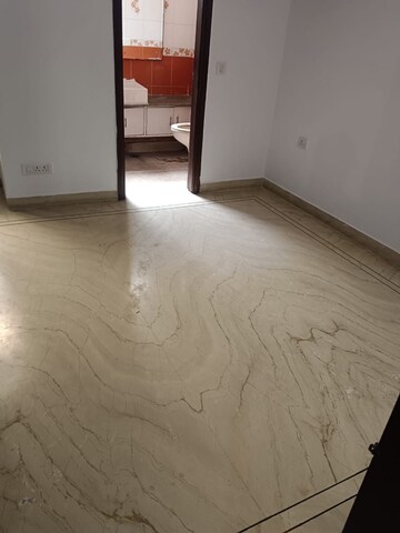 Room in 3 BHK Builder Floor at Chittaranjan Park – for Rent