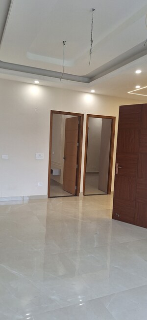 Room in 4 BHK Independent House at Alaknanda Maxxus Eden Estate, Ghazipur – for Sale