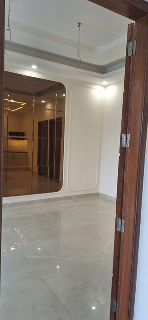 Room in 4 BHK Independent House at Alaknanda Maxxus Eden Estate, Ghazipur – for Sale