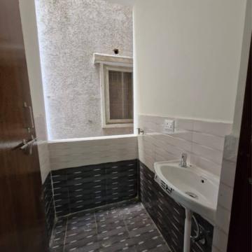 Bathroom in 1 BHK Apartment at Kamala Arcade Kondapur, Kondapur – for Rent
