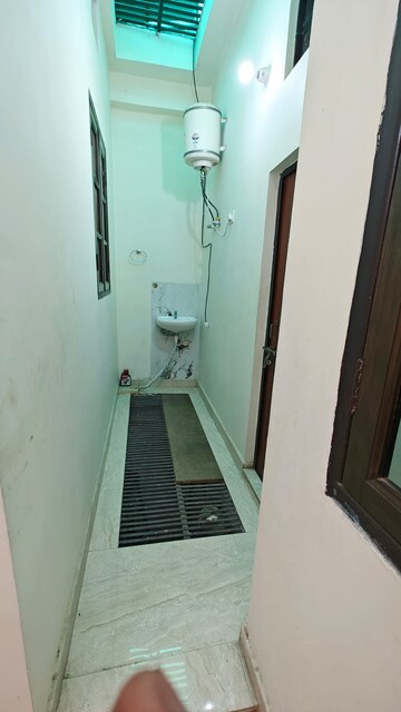 Balcony in 2 BHK Independent House at Aminabad – for Rent