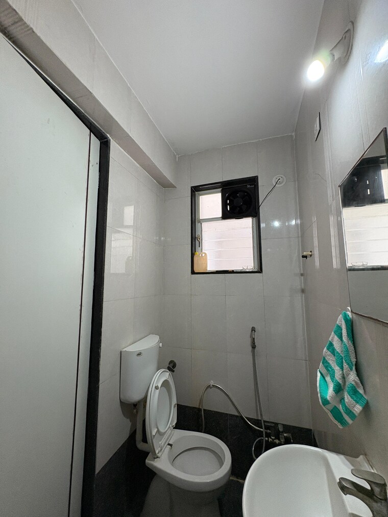 undefined, paras-vista 2 Bedroom 850 Sq.Ft. Apartment In Wakad Pune 9147293