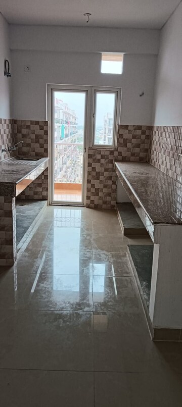 2 BHK Apartment For Sale in Tashee Capital Gateway, Sector 111