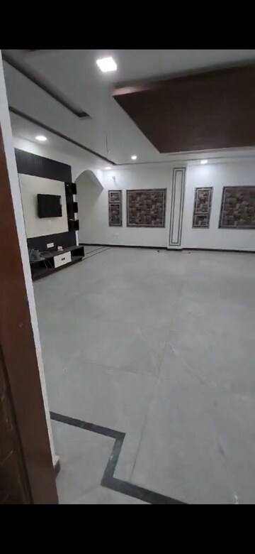 4 BHK Builder Floor For Rent in Sector 21b
